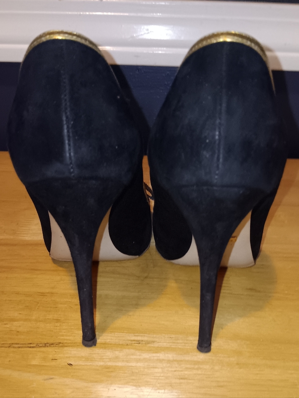 Gucci GG Leather Bee Heels Size 35 - Picture 5 of 6